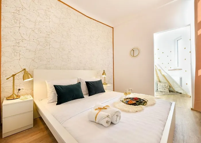 Golden Touches - Elegant - Armeneasca Central Apt