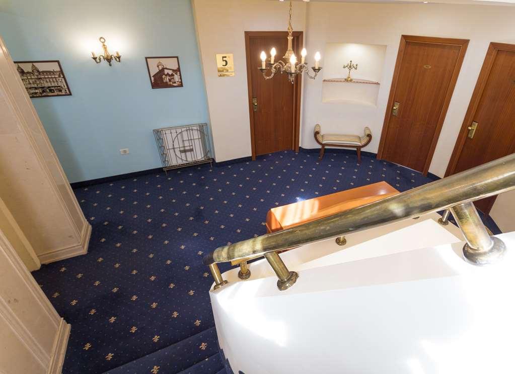 Opera By Zeus International Hotel 3*