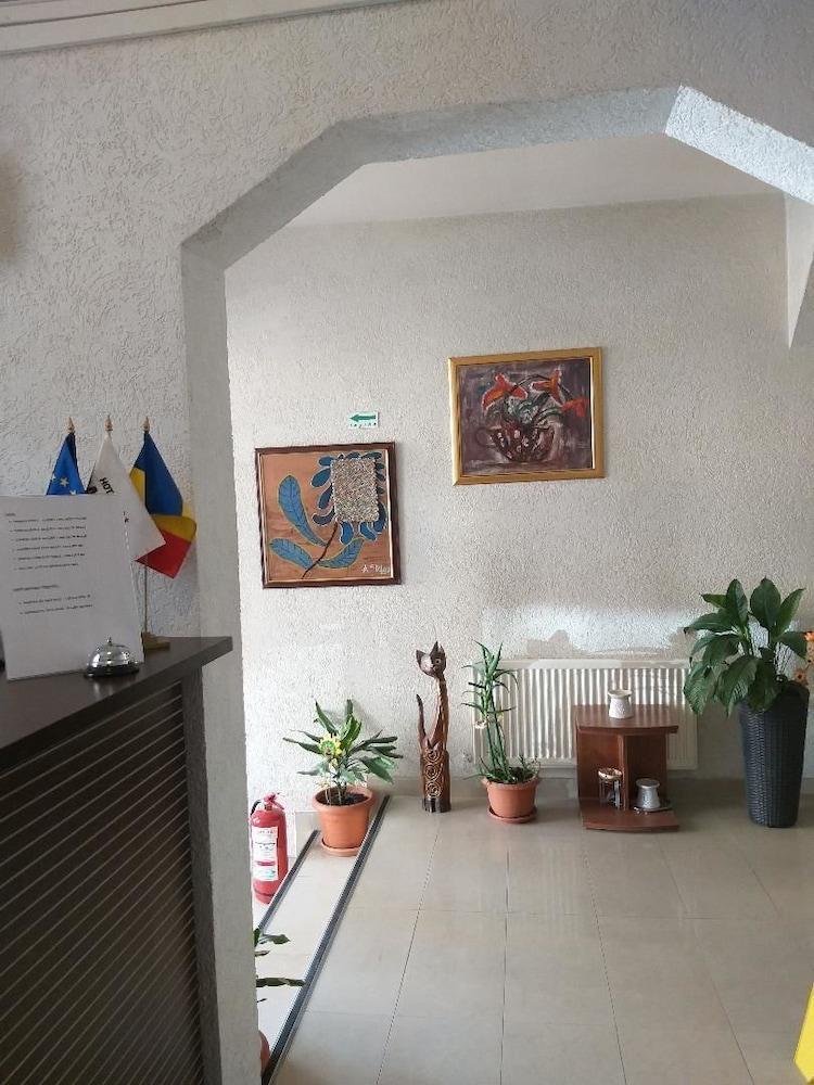 Hotel Tranzzit