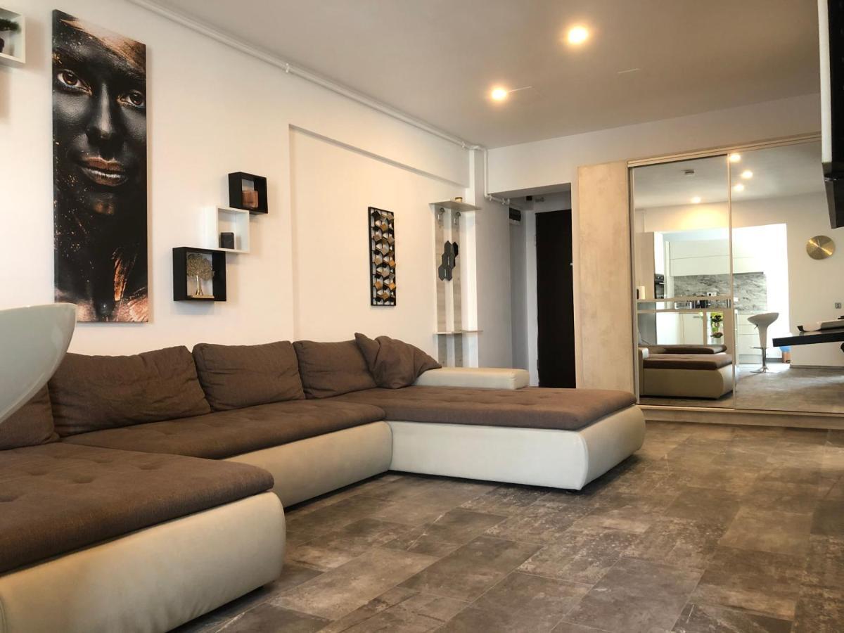 Luxury Westpark 2 View W6 Apartment Bucharest