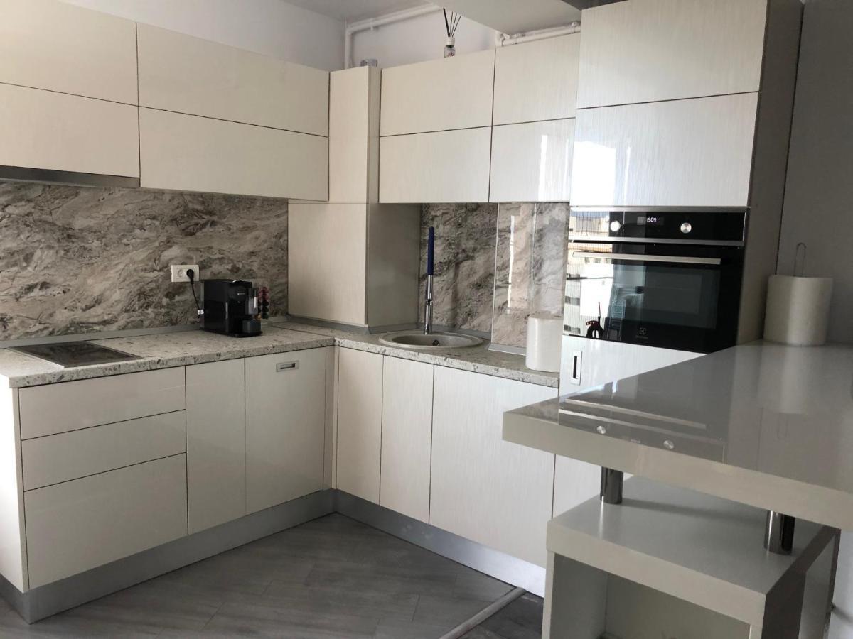 Luxury Westpark 2 View W6 Apartment Bucharest
