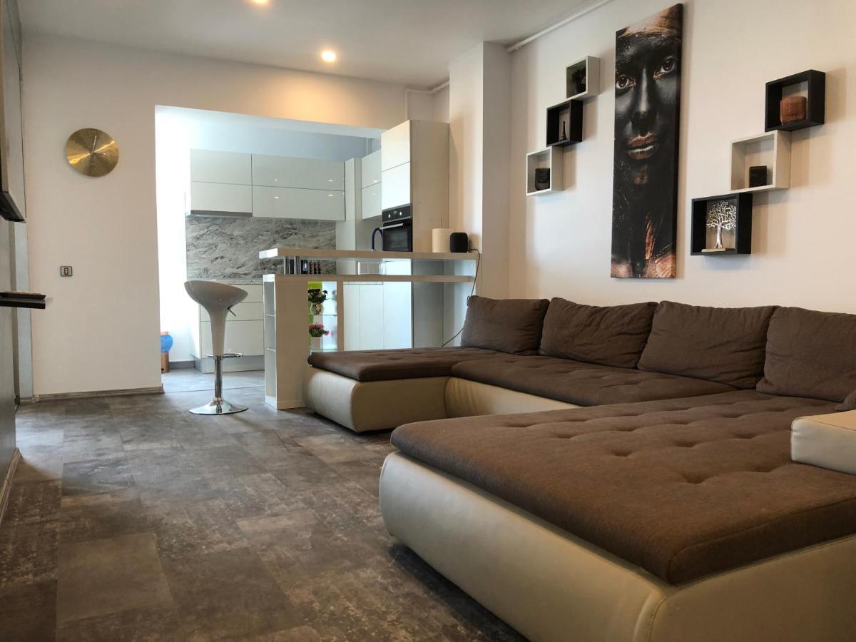 Apartment Luxury Westpark 2 View W6 Bucharest