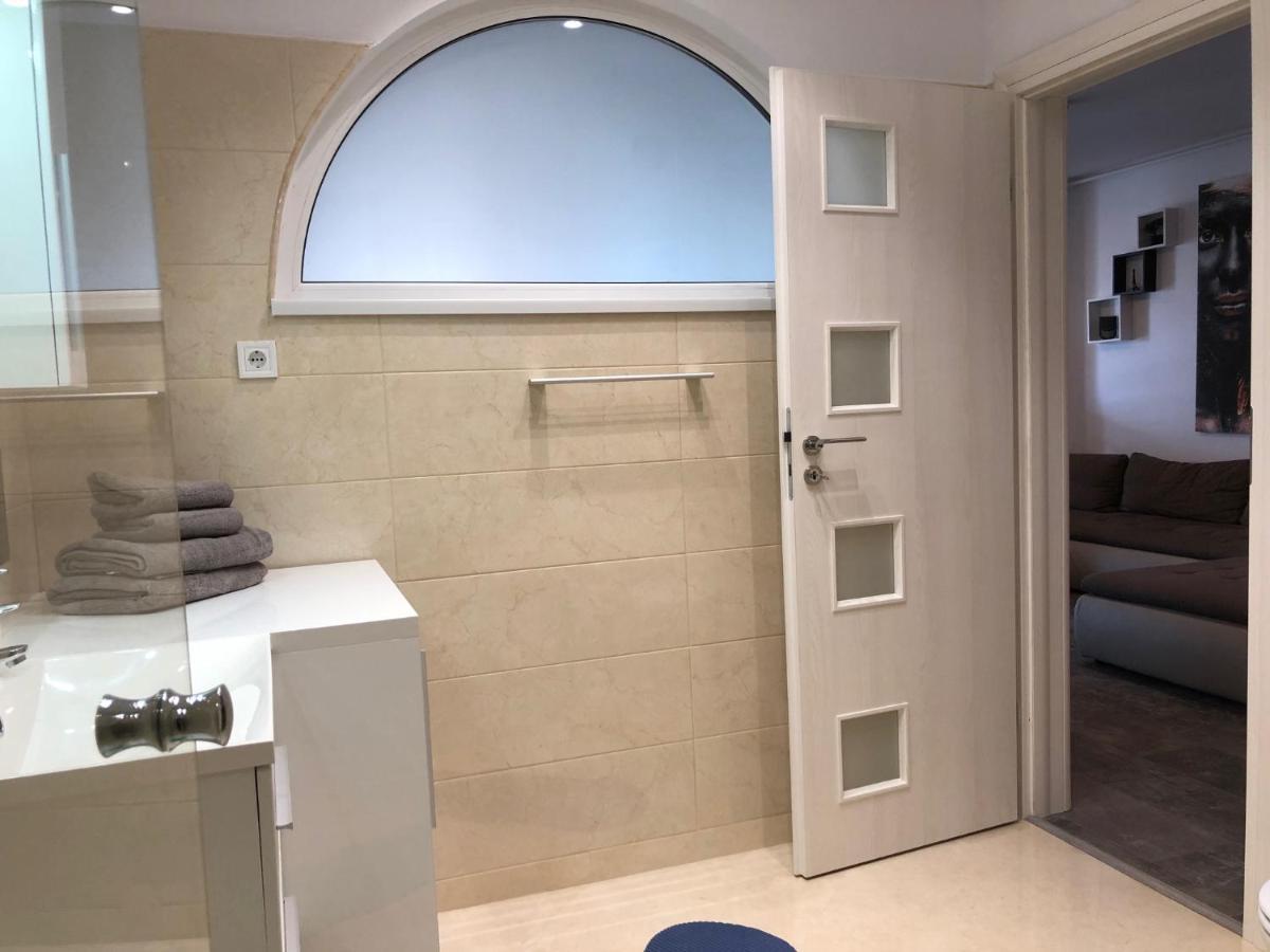 Apartment Luxury Westpark 2 View W6 Bucharest