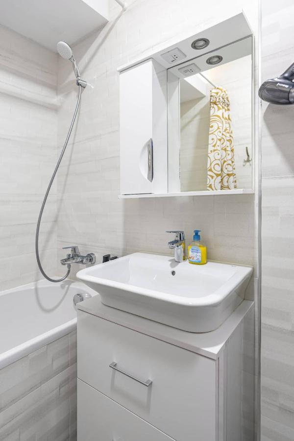 Cozy Studio With Netflix And Private Parking Bucureşti