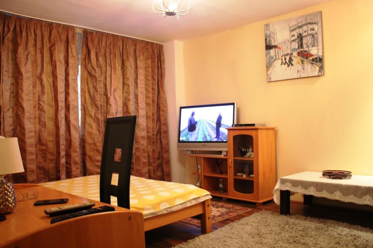 Apartment Vitan Modern Apartment, Sleeps 4 Bucharest
