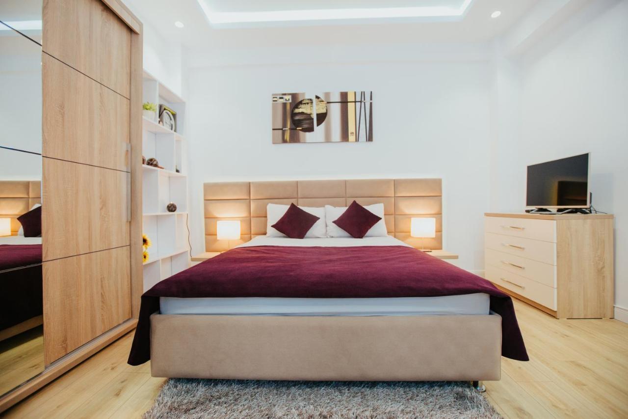 Apartment Color Corneliu Coposu 1a Street