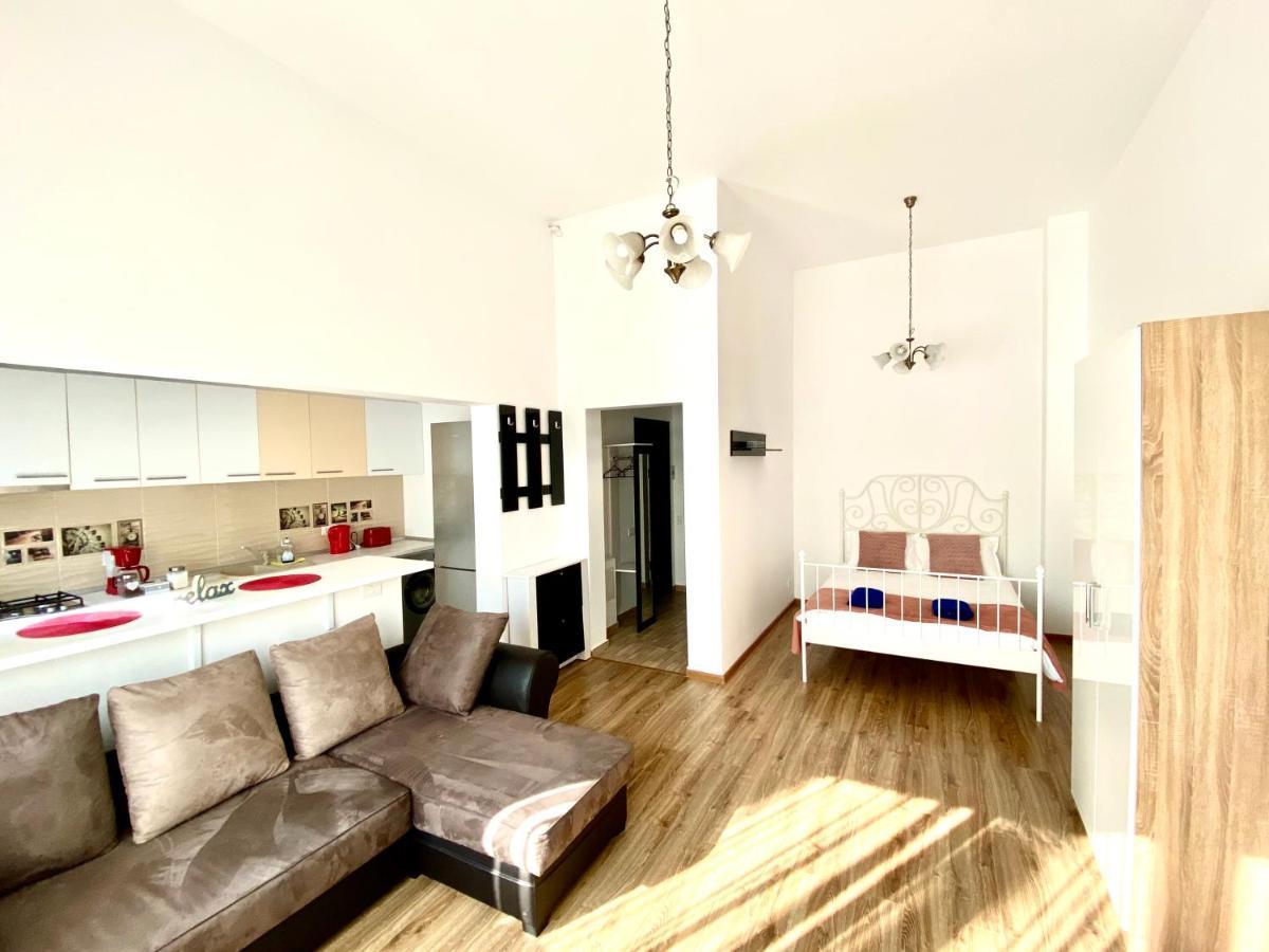 Sun Plaza Studio * Bucharest