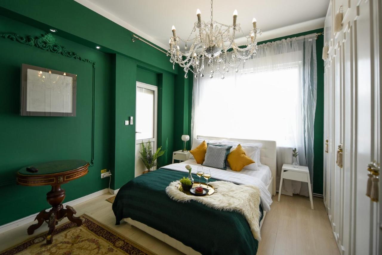 Rooftop View In - Baroque Apt. Apartment *