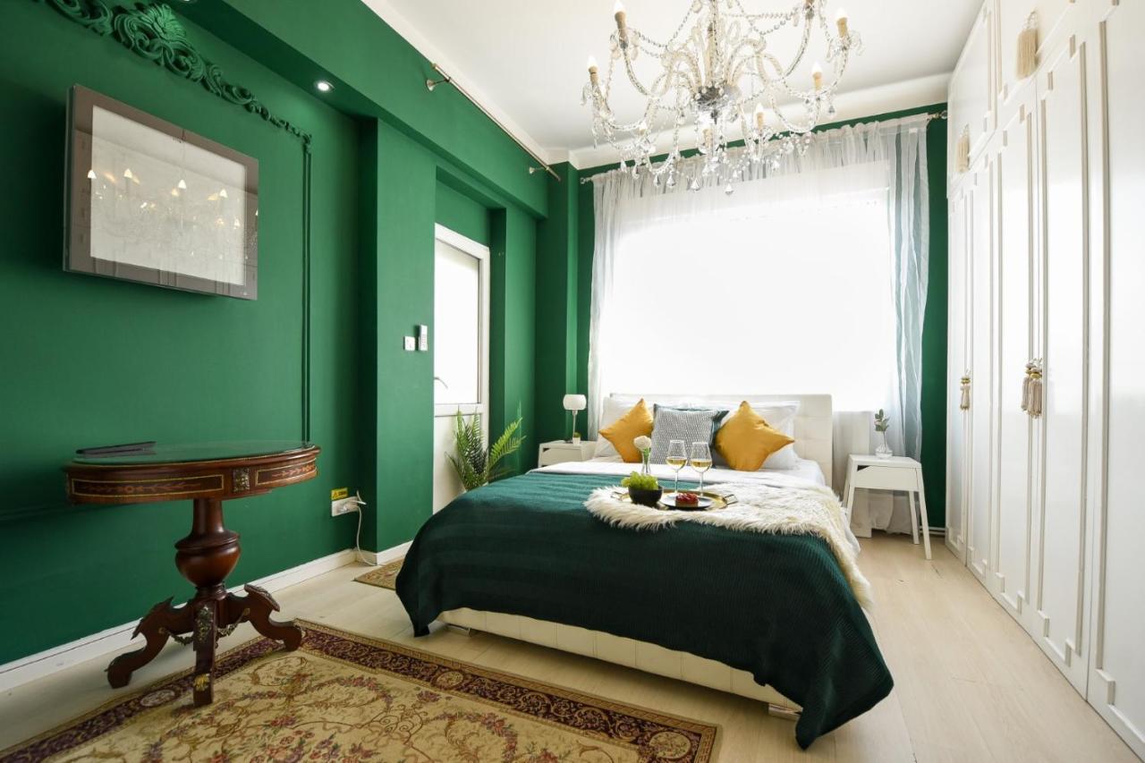 Apartment Rooftop View In - Baroque Apt. *