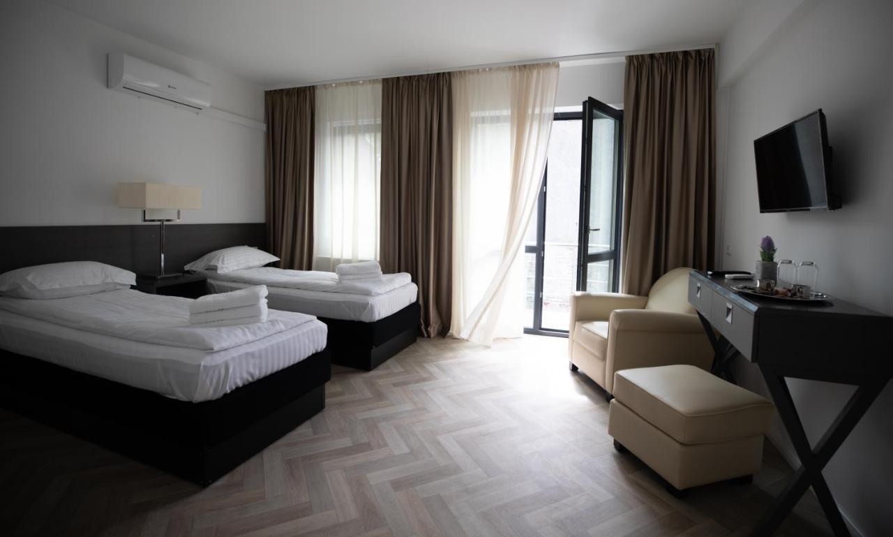 Urban 7 Aparthotel *
