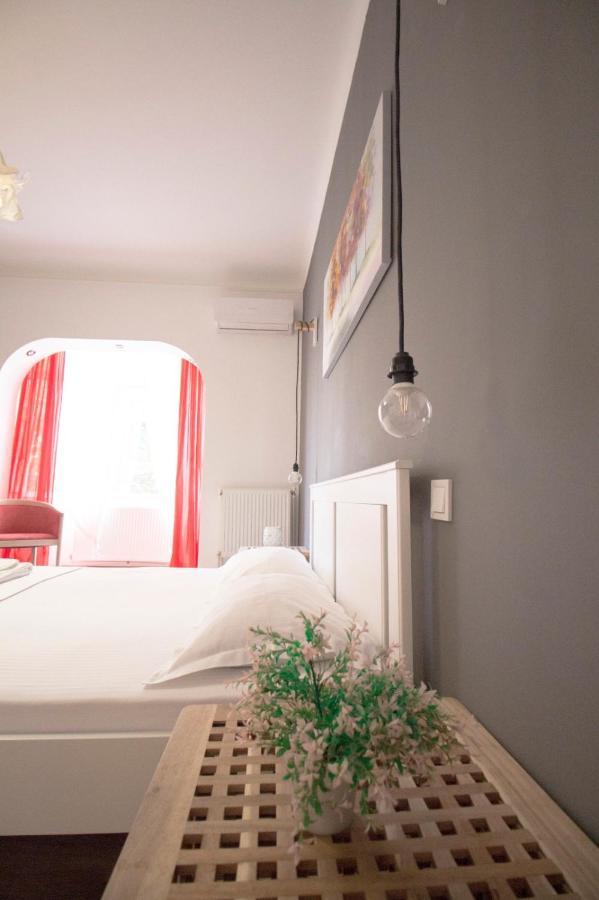 Downtown Studio Apartment *