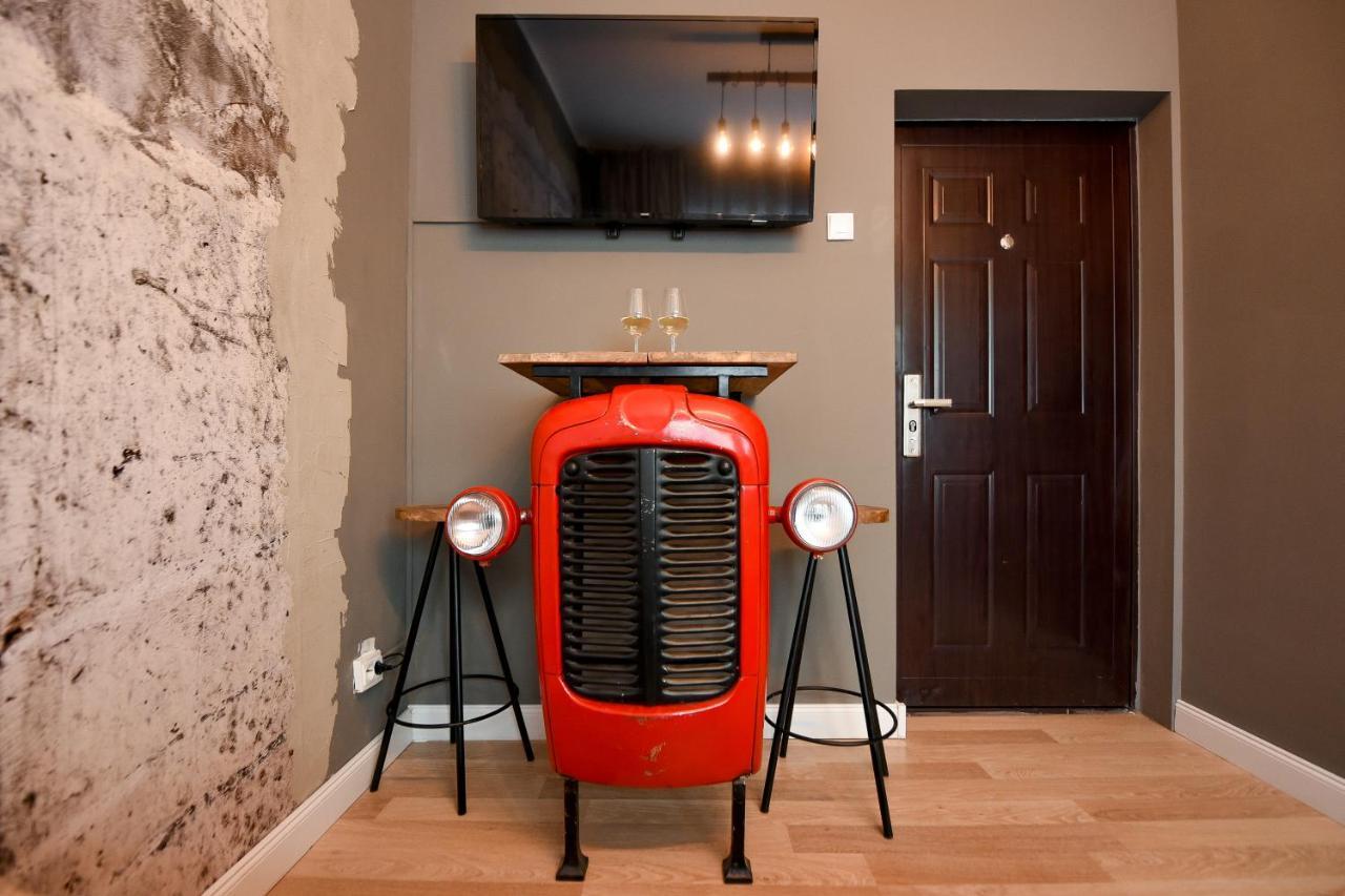Apartment The Mini Industrial. Small Magheru Studio Bucharest