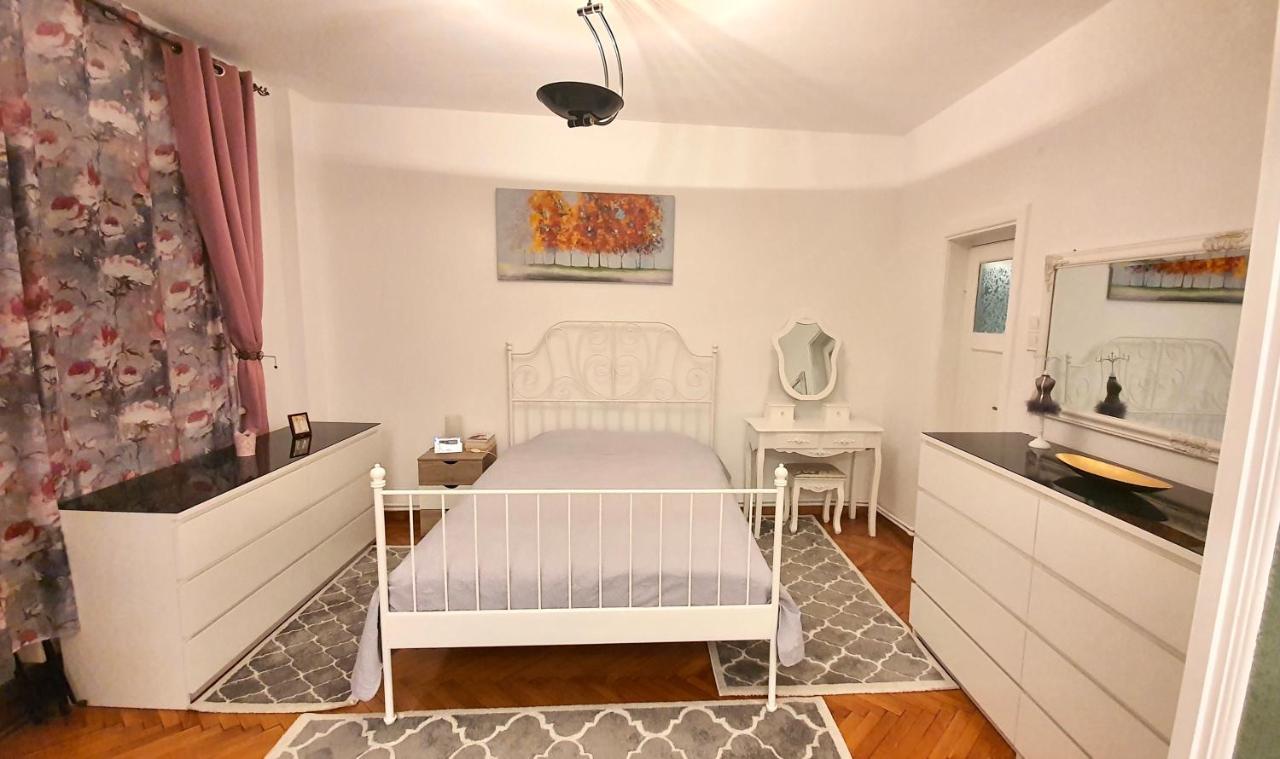 Apartment Center *