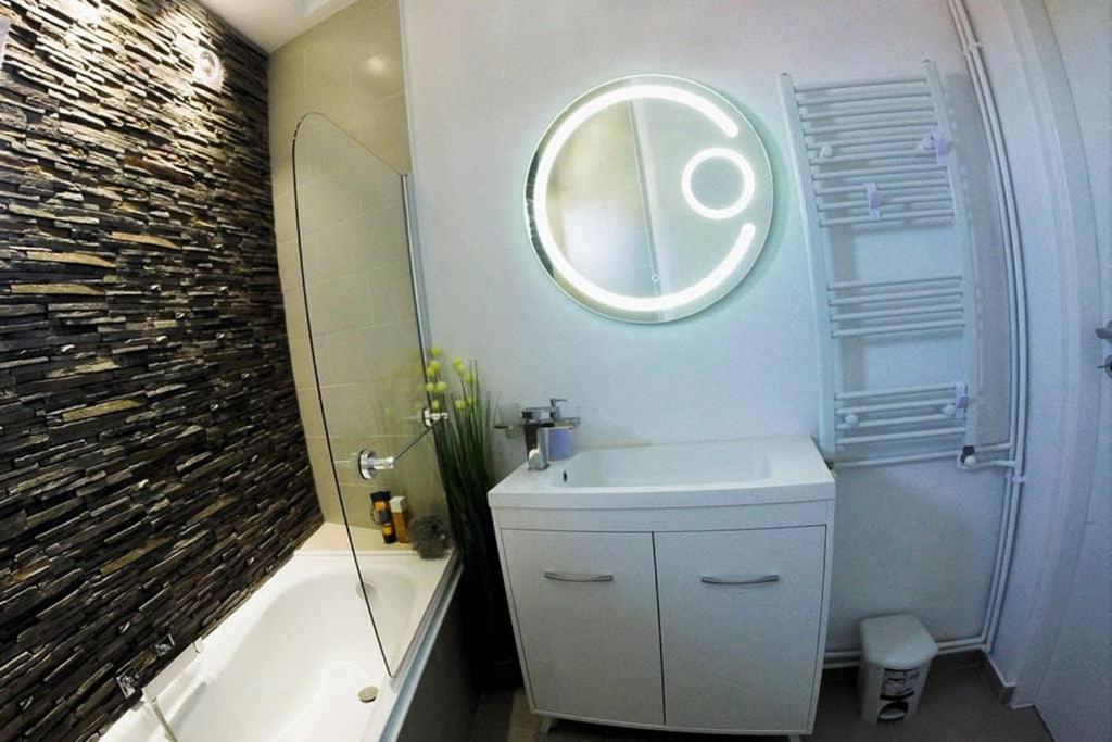 Sunny Central Apartment