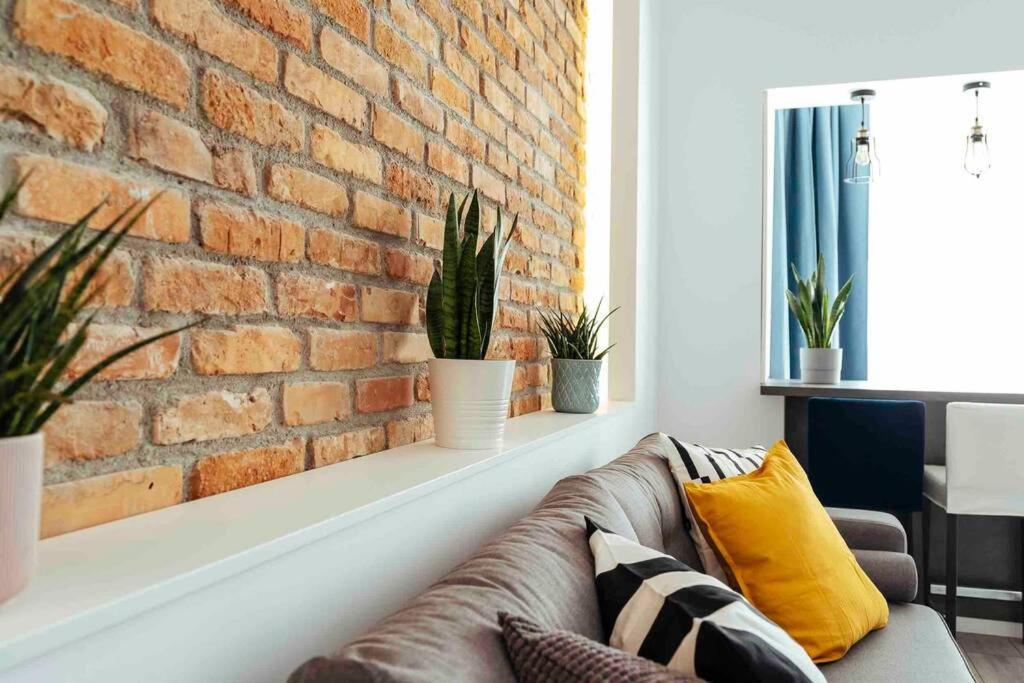 Beautiful - Location + Netflix * Bucureşti