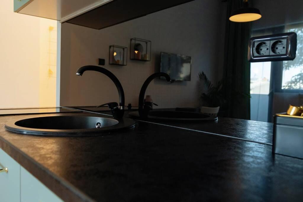 Amazing - Location - Netflix Apartment Bucharest