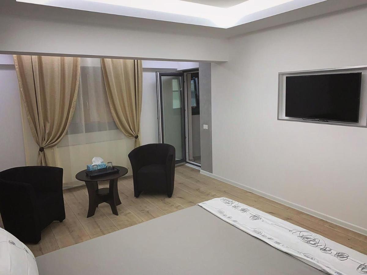 Apartment Mega Residance *