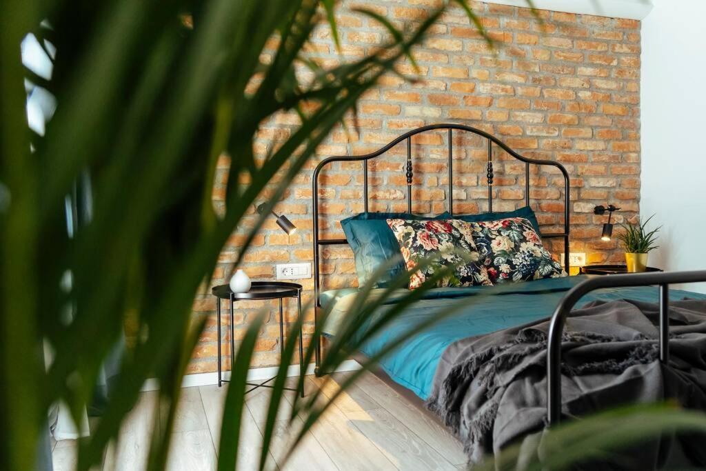 Apartament Beautiful - Location + Netflix