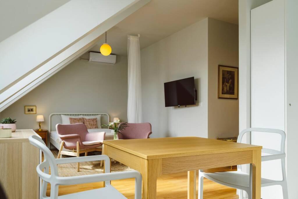 Apartment Vivando - Sunny F + Parking Bucharest