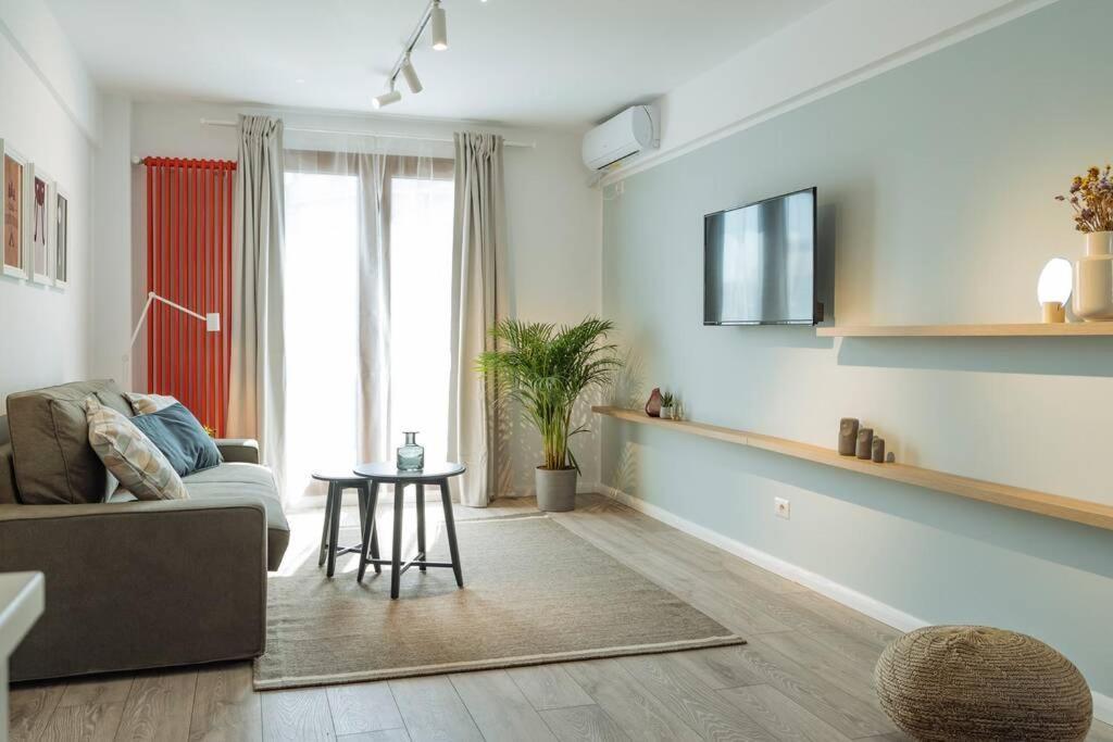 Sunny 2br Flat - Old Town View Apartment