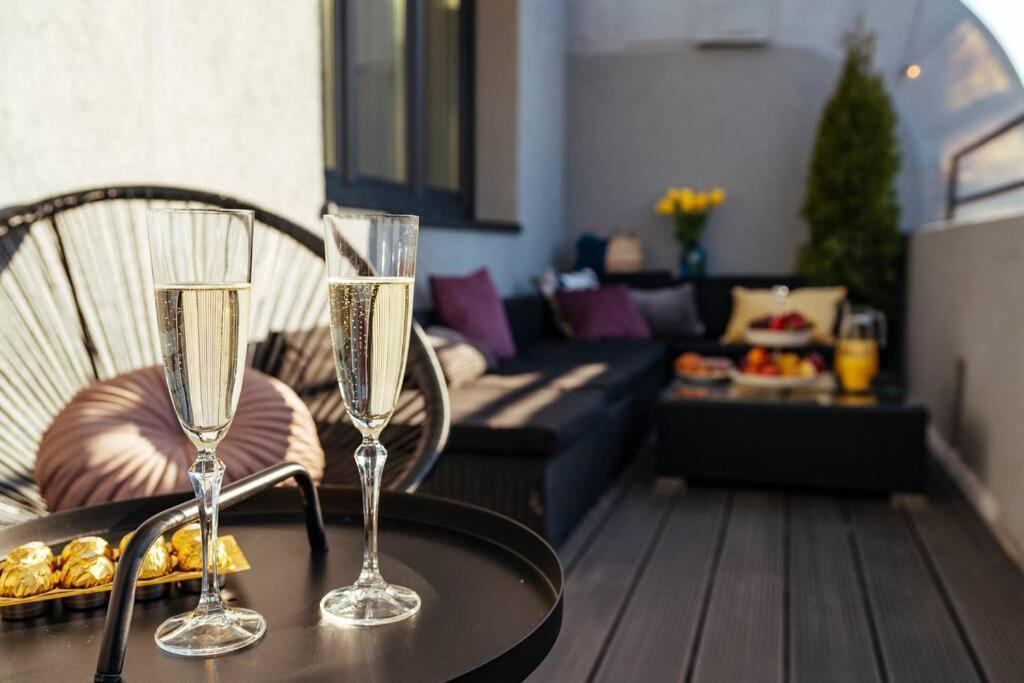 Sunset Terrace In The Old Town * Bucureşti