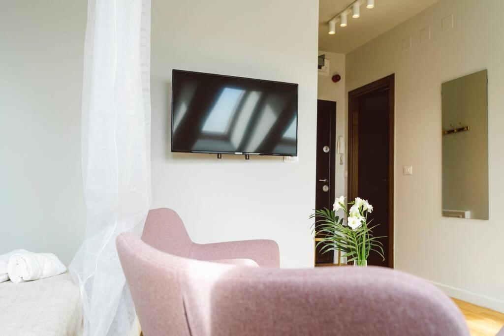 Apartment Vivando - Sunny F + Parking Bucharest