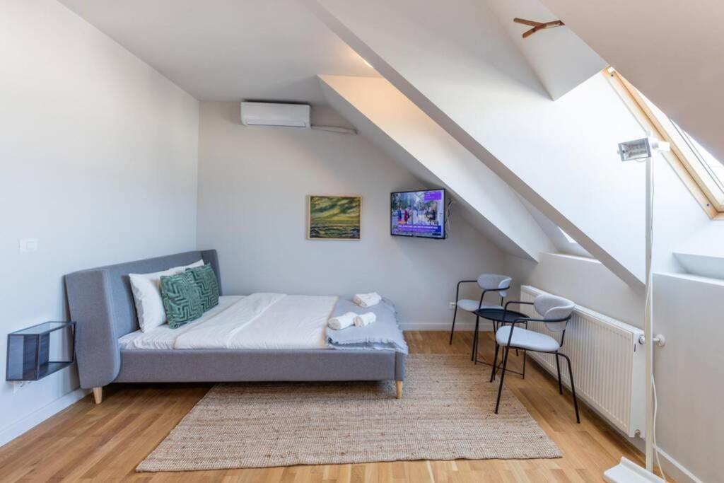 Vivando - Scandic F + Parking Apartment Bucharest