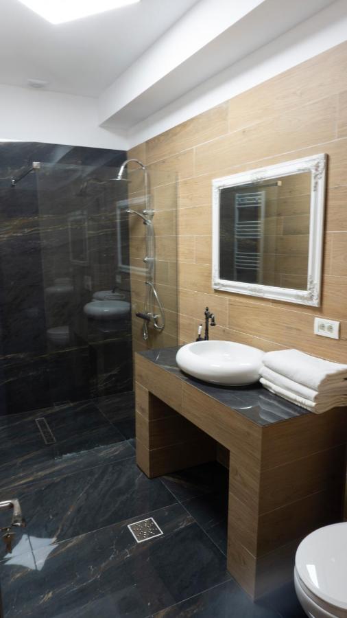 M Hotel *