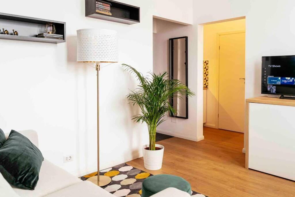 Apartment Beautiful - Location - Netflix+balcony *