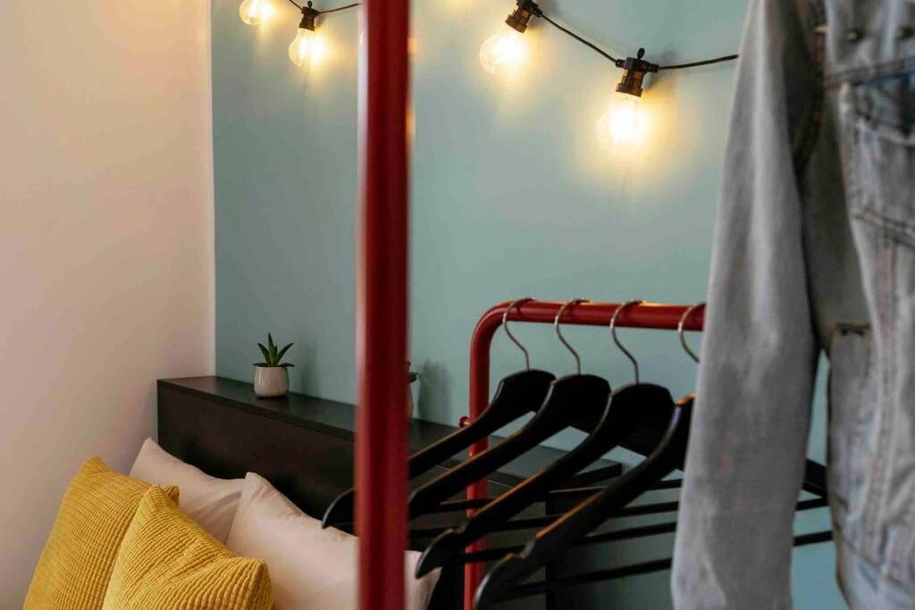 Beautiful - Location - Netflix+balcony Apartment Bucharest