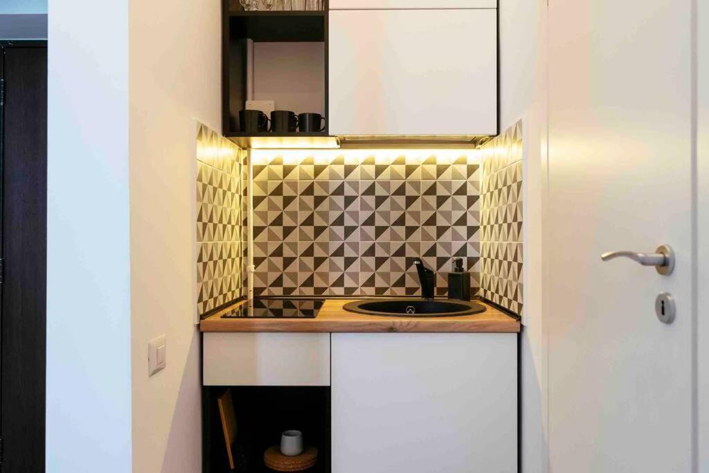 Beautiful - Location - Netflix+balcony Apartment
