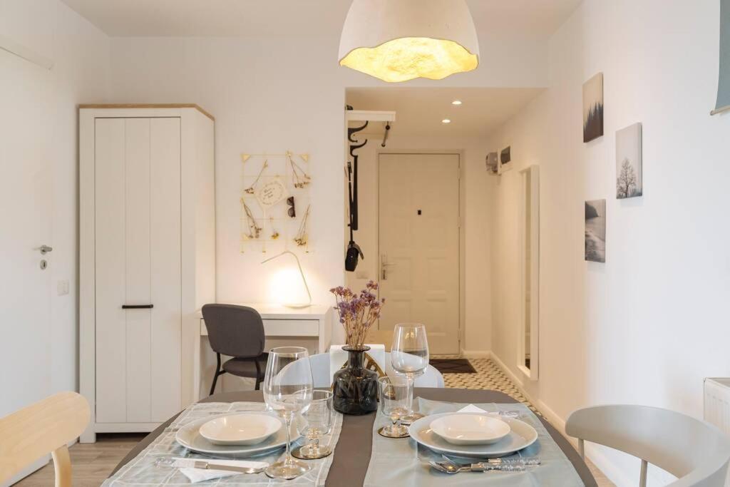 Sunny 2br Flat - Old Town View Apartment *