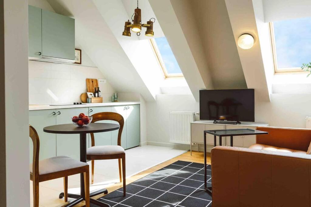 Vivando - Beautiful B + Parking Apartamento *