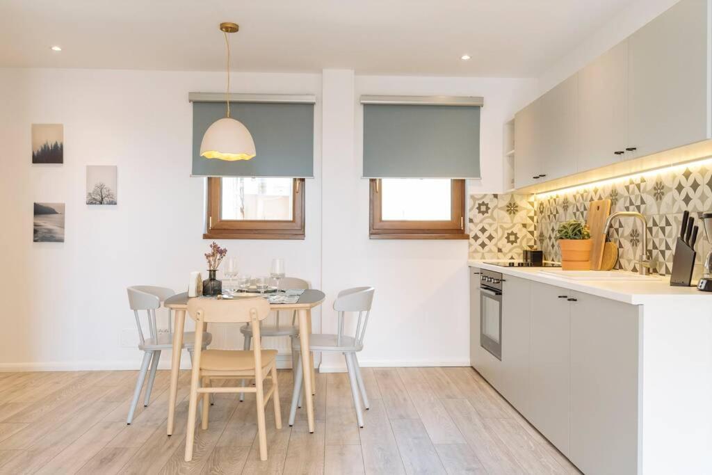 Apartment Sunny 2br Flat - Old Town View *
