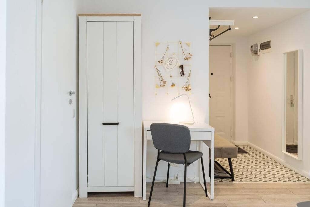 Sunny 2br Flat - Old Town View Apartment *