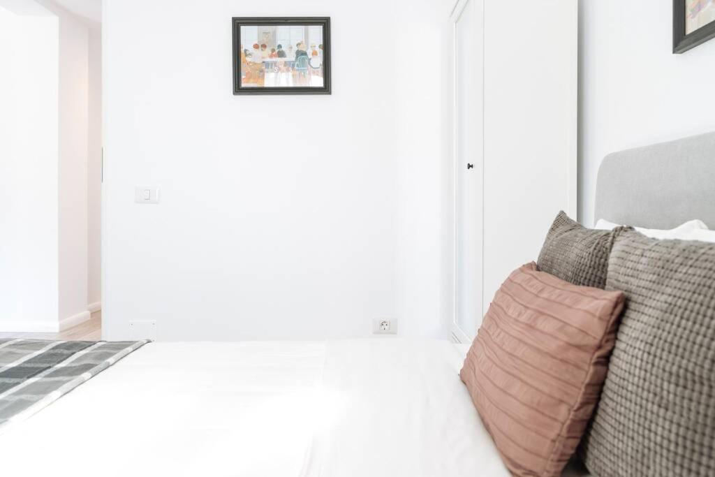 Apartment Sunny 2br Flat - Old Town View Bucharest