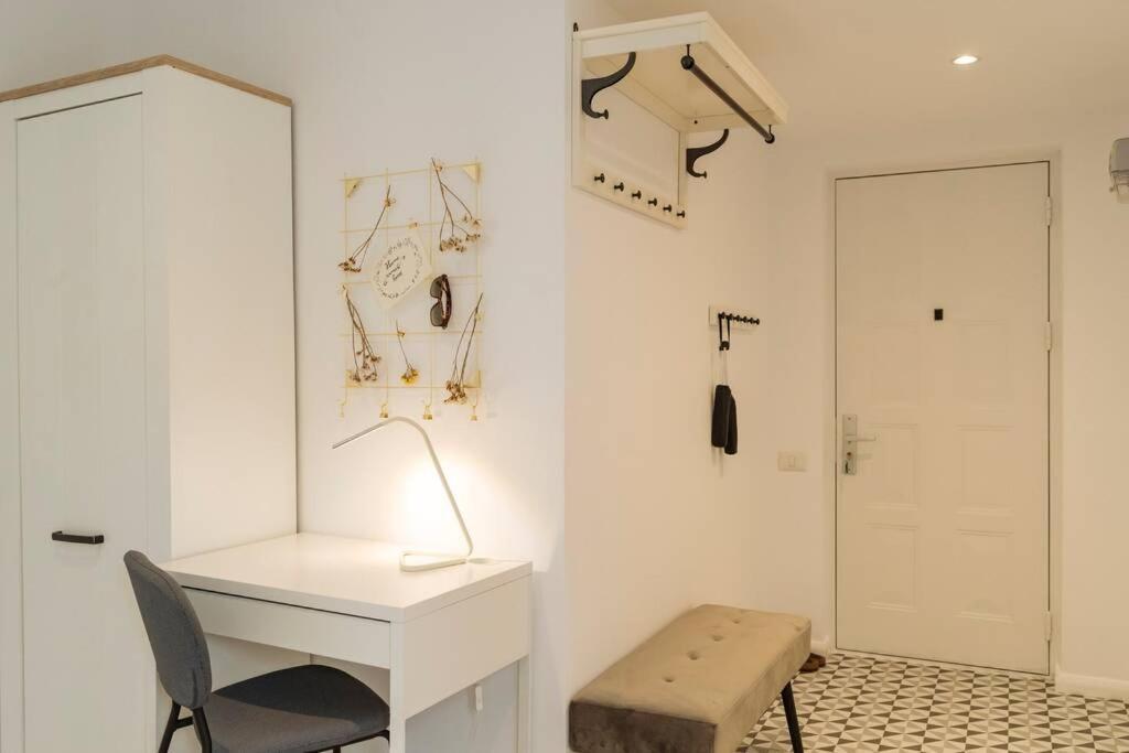 Apartment Sunny 2br Flat - Old Town View