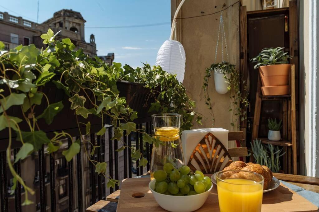 Apartment Sunny 2br Flat - Old Town View Bucharest