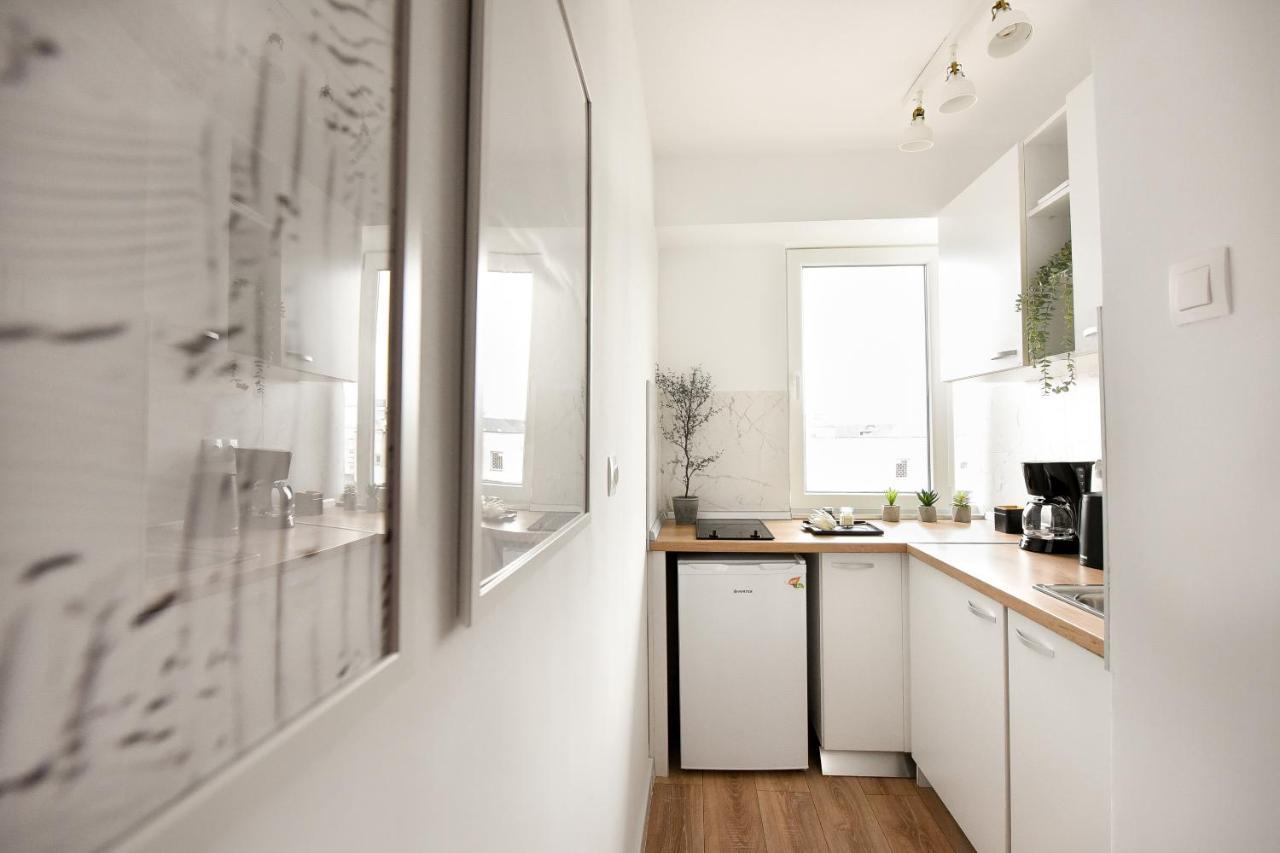 White Haven - Calea Victoriei * Bucareste