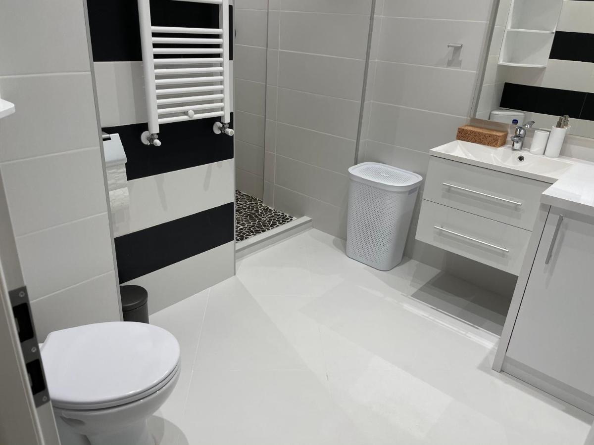 Stylish Westpark 2 View W8 Bucharest