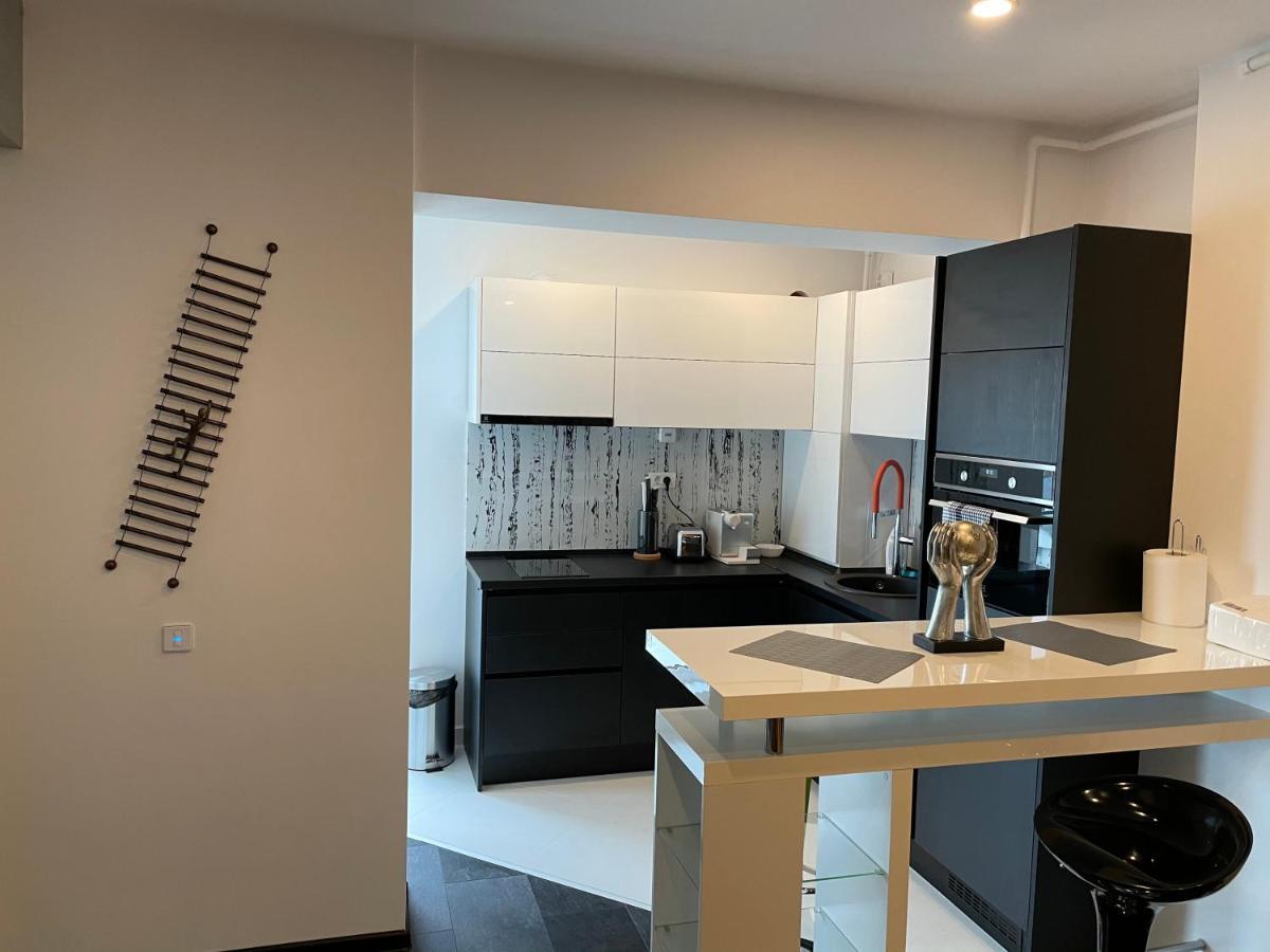 Fancy Westpark 2 Lakeview W7 Bucharest