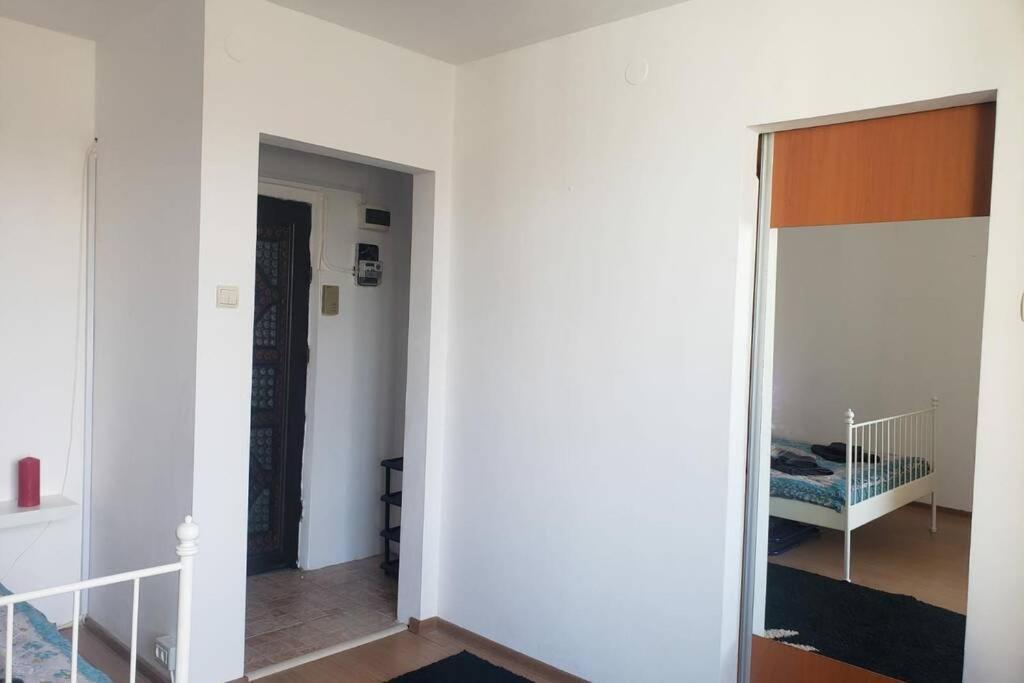 Inchiriez Garsoniera In Regim Hotelier Unirii Apartment *
