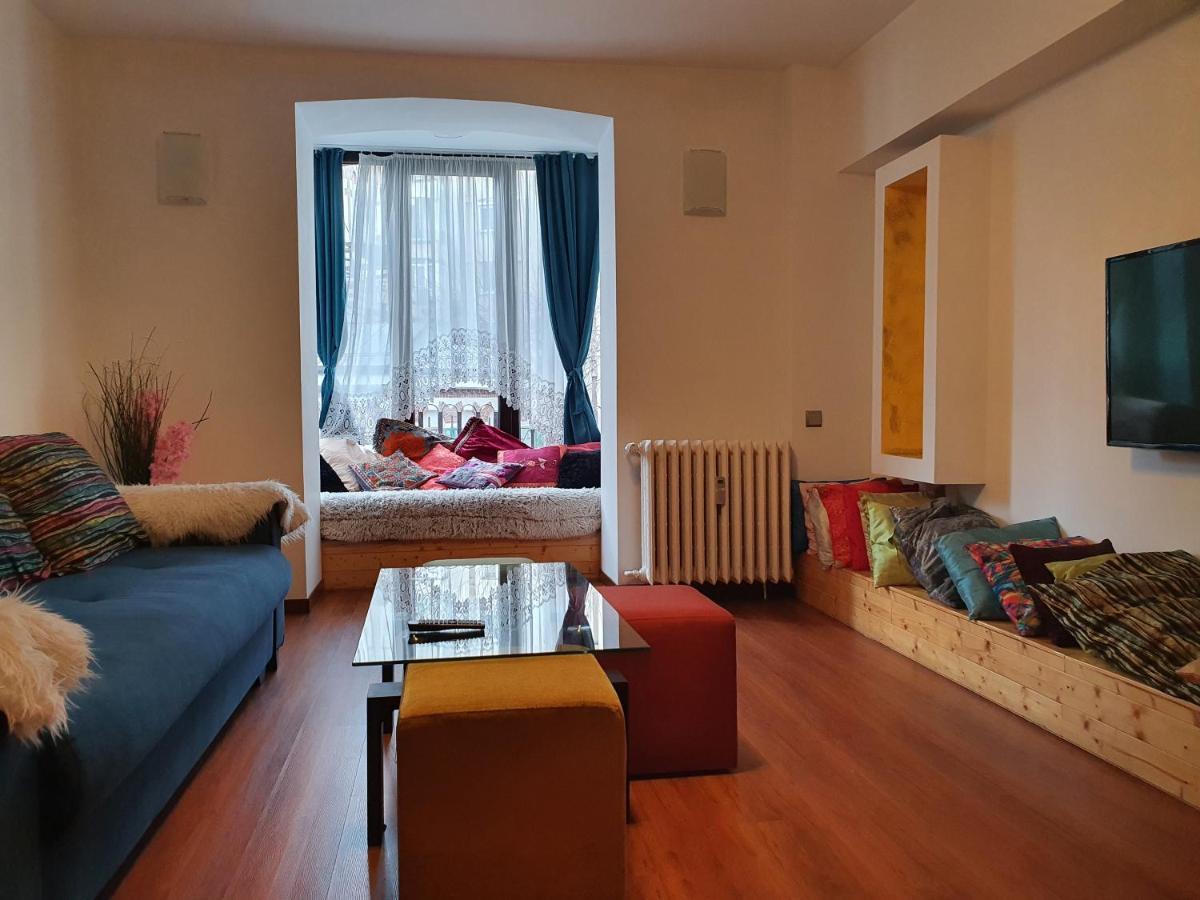 Apartment Pedestrian Old Town 3 Bedrooms By Orchid Garden