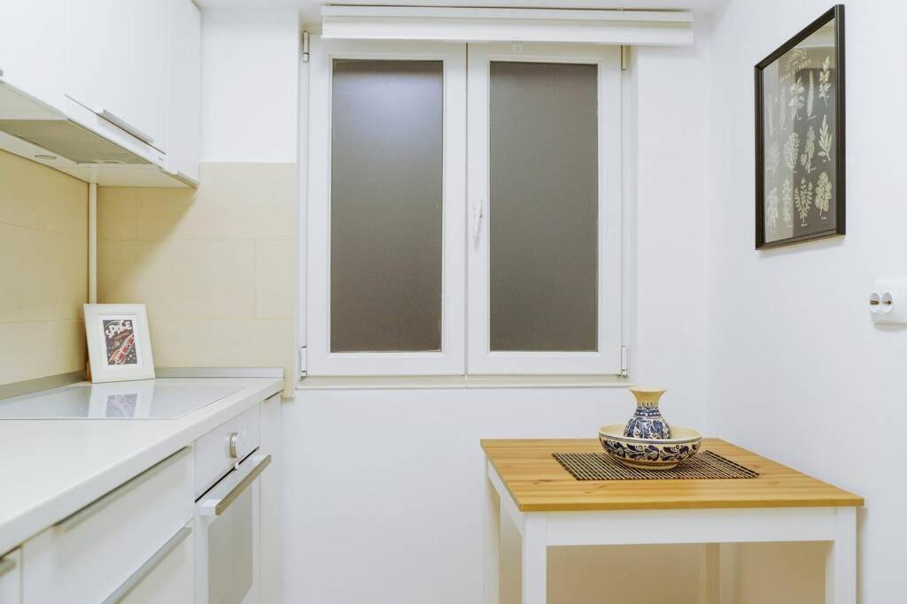 Apartment Elegant Vibes Next To Obor Market Bucharest
