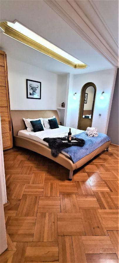 Central Arghezi Art Deco Piata Universitatii Apartament Bucureşti