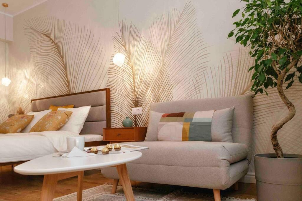 Bright - Location - Old Town + Netflix Bucharest