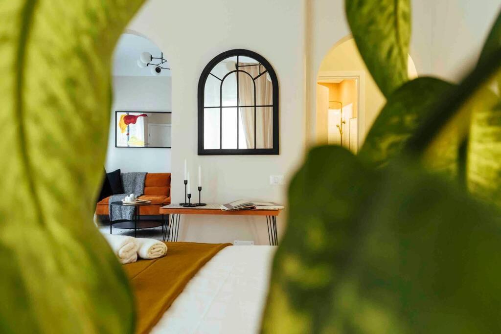Stunning Views - Location - Netflix + Balcony Bucareste