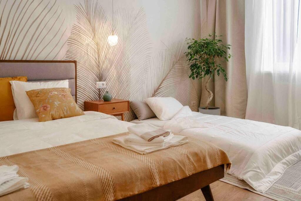 Bright - Location - Old Town + Netflix *
