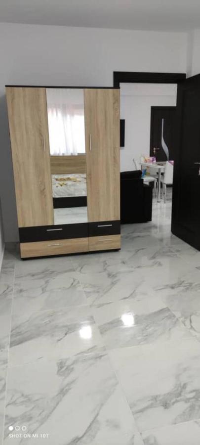 Naya Apartament