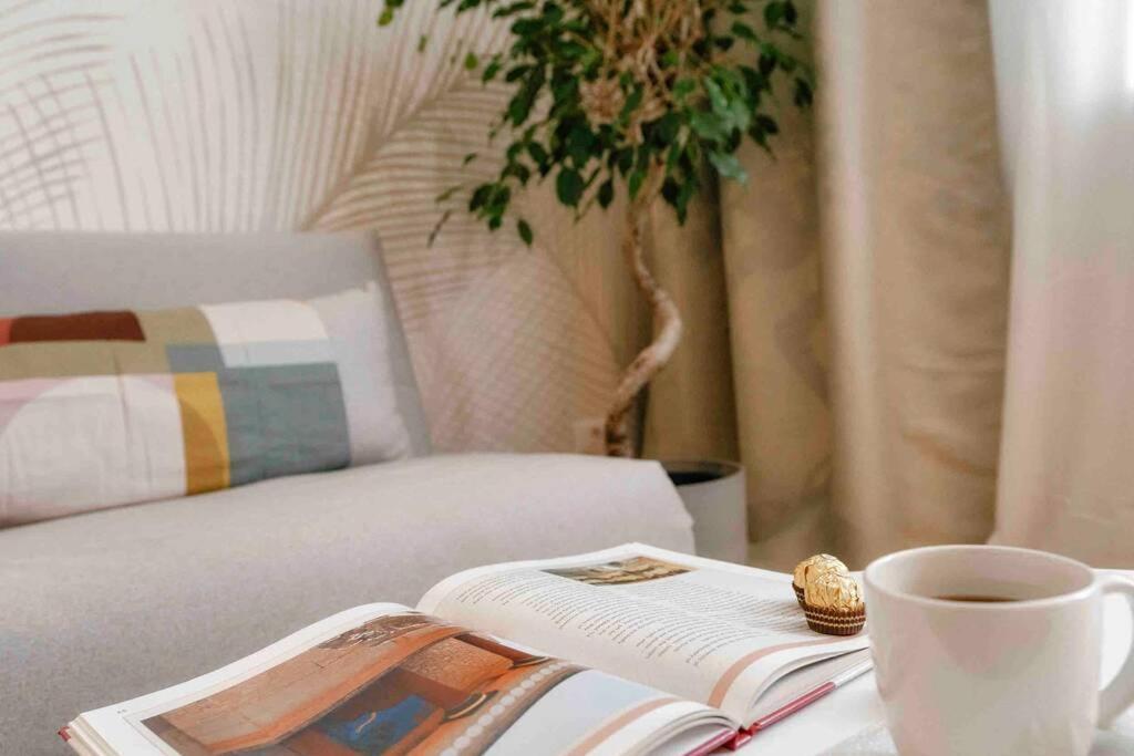 Apartment Bright - Location - Old Town + Netflix Bucharest